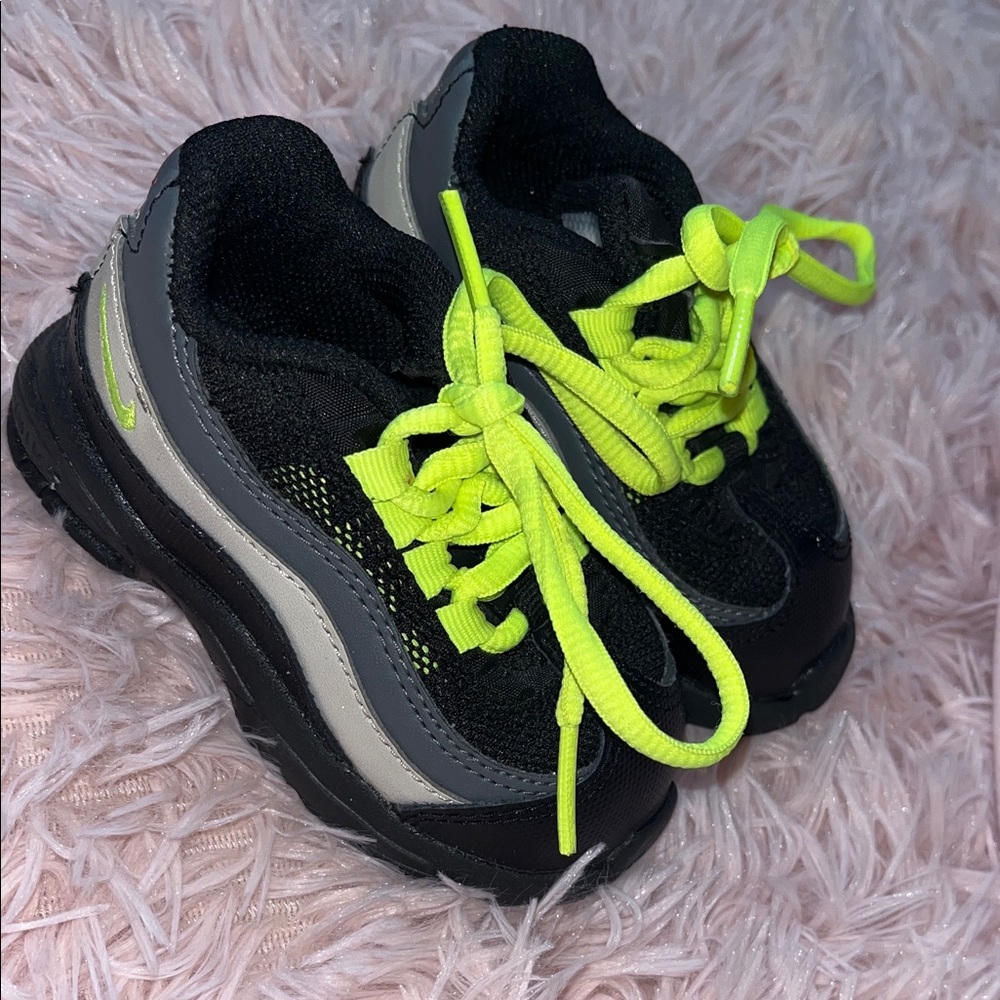 Nike Kids Black and Neon Yellow Sneakers